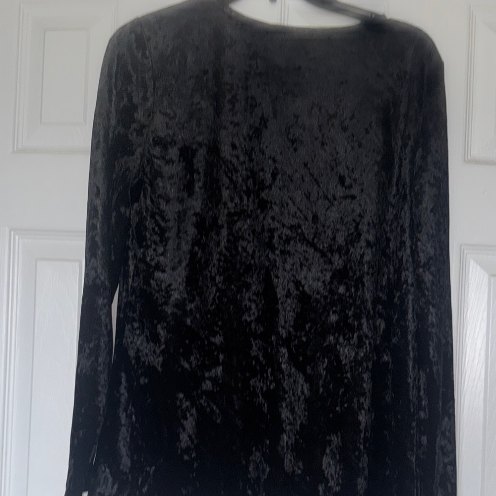 Como Vintage Black Crushed Velvet Long-Sleeve Keyhole Top - Picture 9 of 9